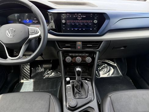 Certified 2023 Volkswagen Taos SE AWD/4WD image 11