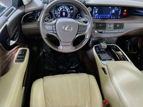 Used 2020 Lexus LS 500 AWD w/ Interior Upgrade Package image 22