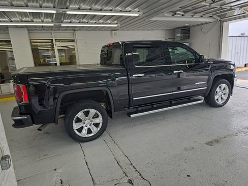 Used 2018 GMC Sierra 1500 SLT AWD/4WD image 6