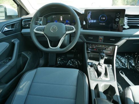 New 2025 Volkswagen Jetta SE image 7