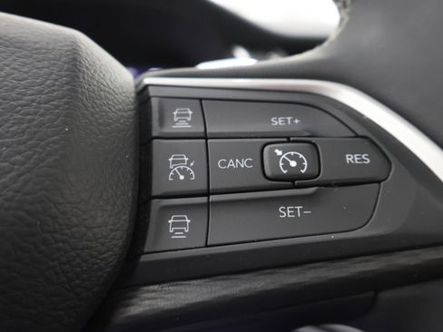 Used 2023 Jeep Grand Cherokee Altitude AWD/4WD image 15