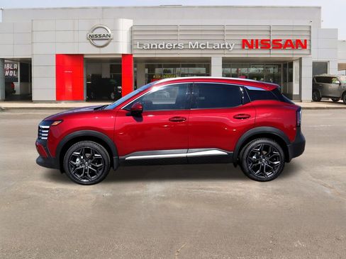 Used 2025 Nissan Kicks SR image 6