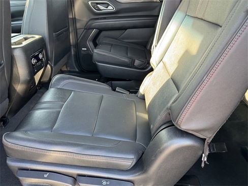Used 2022 Chevrolet Suburban RST w/ Luxury Package image 8