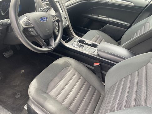 Used 2019 Ford Fusion SE FWD image 11