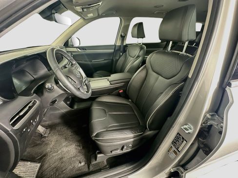 Used 2025 Hyundai Palisade SEL FWD image 13