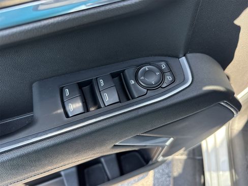 Used 2024 GMC Sierra 1500 SLE w/ Preferred Package image 14