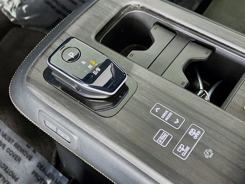 Used 2024 Nissan Ariya AWD image 17