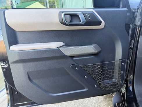 Used 2022 Ford Bronco Wildtrak image 9