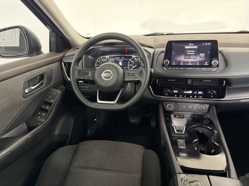 Used 2021 Nissan Rogue SV FWD image 20