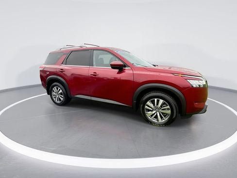 Used 2022 Nissan Pathfinder SL w/ SL Black Package AWD/4WD image 2