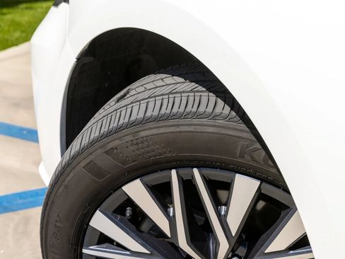 Used 2025 Nissan Altima 2.5 SV FWD image 31