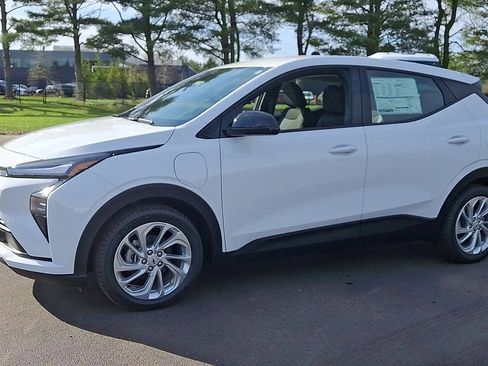New 2027 Chevrolet Bolt LT w/ Comfort Package image 7