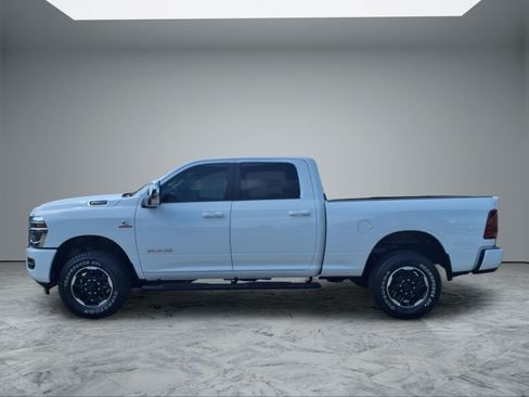 Used 2026 RAM 2500 Laramie AWD/4WD image 4