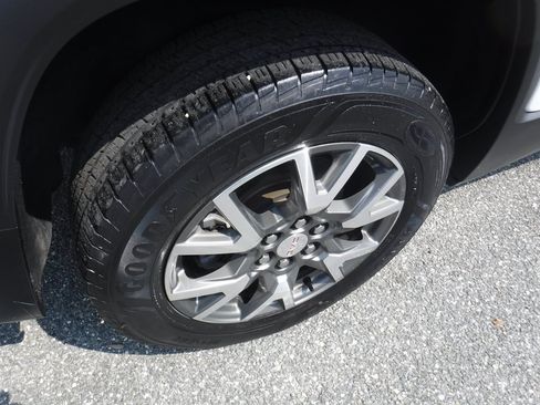 Used 2022 GMC Acadia SLE w/ LPO, Floor Liner Package FWD image 4