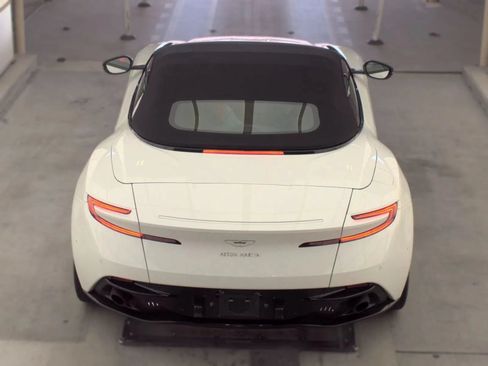 Used 2019 Aston Martin DB11 Volante RWD image 11