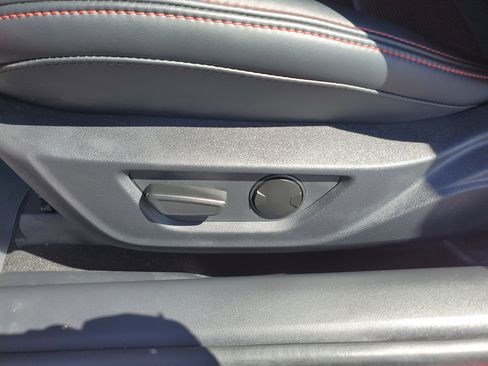 Used 2025 Ford Mustang Premium image 17