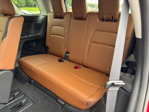 Certified 2025 Nissan Pathfinder Platinum w/ Cargo Package FWD image 15