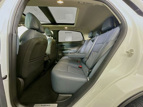 Used 2023 Nissan Ariya image 29