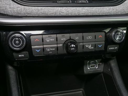 Used 2023 Jeep Compass Latitude w/ Convenience Group AWD/4WD image 26