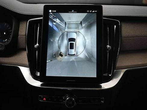 Certified 2026 Volvo XC90 B6 Plus w/ Protection Package Premier AWD/4WD image 11