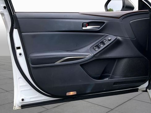 Used 2019 Toyota Avalon XLE w/ Moonroof Package FWD image 22