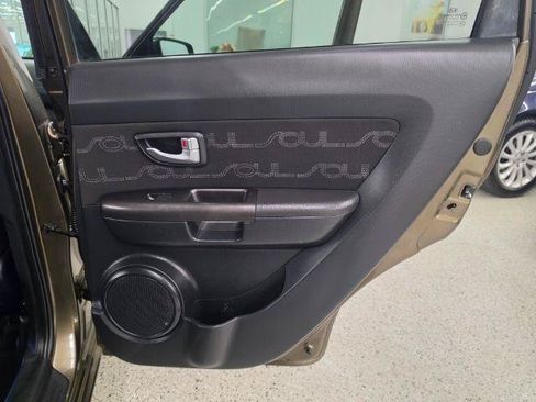 Used 2012 Kia Soul + w/ Audio Pkg FWD image 35