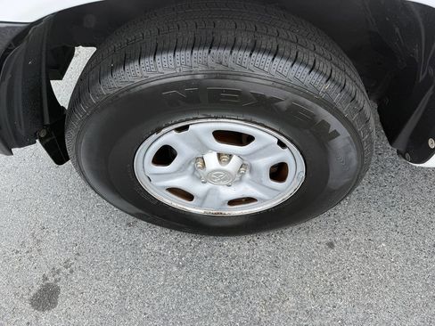Used 2012 Toyota Tacoma 2WD Regular Cab image 10