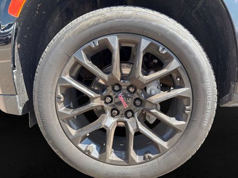 Used 2023 GMC Yukon XL Denali w/ Max Trailering Package AWD/4WD image 9