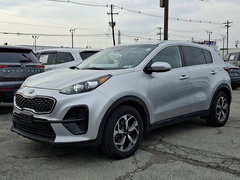 Used 2021 Kia Sportage LX image 3
