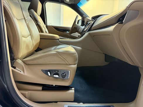 Used 2018 Cadillac Escalade Platinum image 55