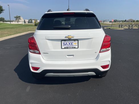 Used 2019 Chevrolet Trax LT w/ LT Convenience Package FWD image 4