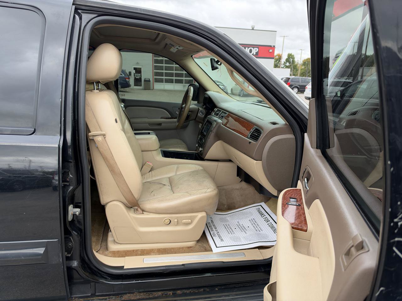 Used 2007 GMC Yukon SLT w/ SLT Preferred Equipment Group AWD/4WD image 8