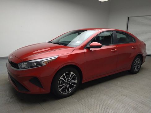 Used 2022 Kia Forte LXS w/ LXS Technology Package image 2