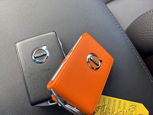 Used 2023 Volvo XC60 B5 Plus w/ Climate Package image 25