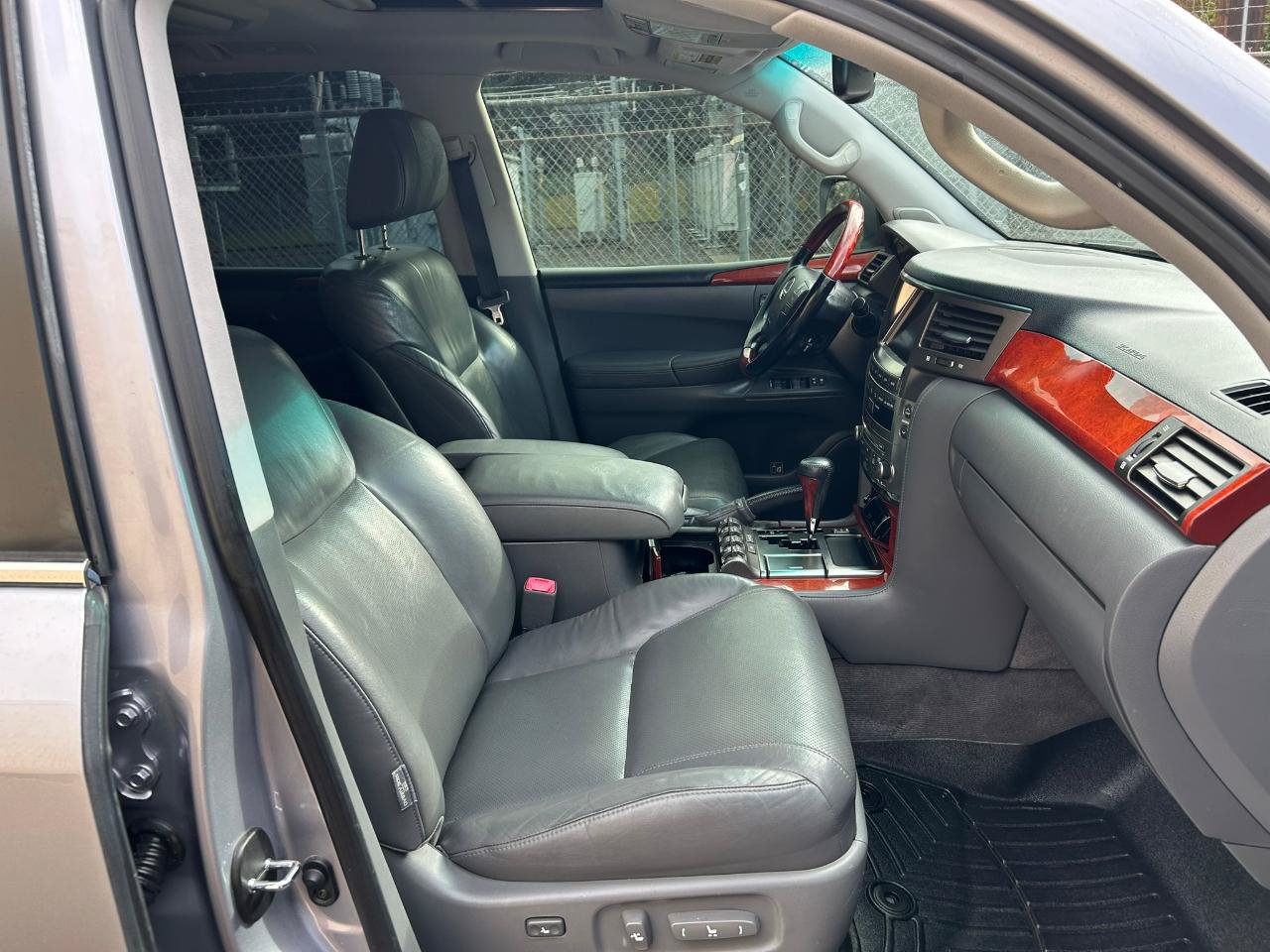 Used 2008 Lexus LX 570 4WD image 21