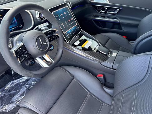 Used 2024 Mercedes-Benz SL 63 AMG 4MATIC image 4