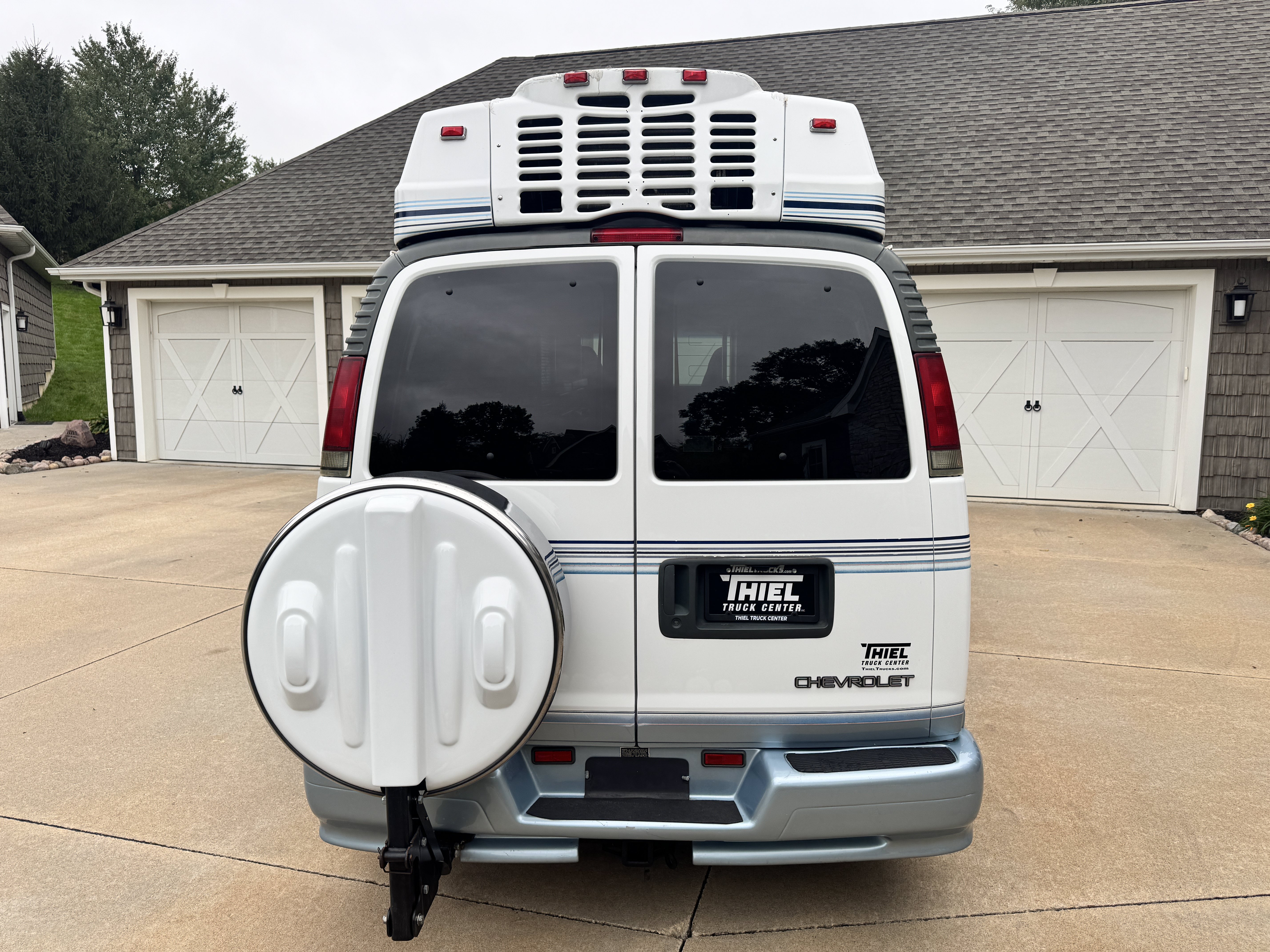Used 2002 Chevrolet Express 3500 Extended w/ Preferred Equipment Group 2 RWD image 7