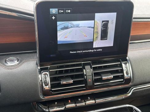 Used 2019 Lincoln Navigator Reserve AWD/4WD image 24
