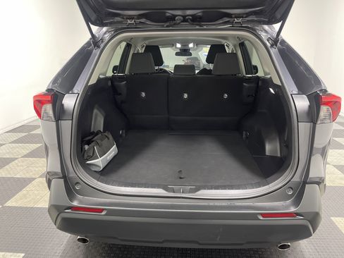 Used 2022 Toyota RAV4 LE image 18