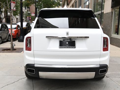 Used 2023 Rolls-Royce Cullinan w/ Cullinan Package image 5