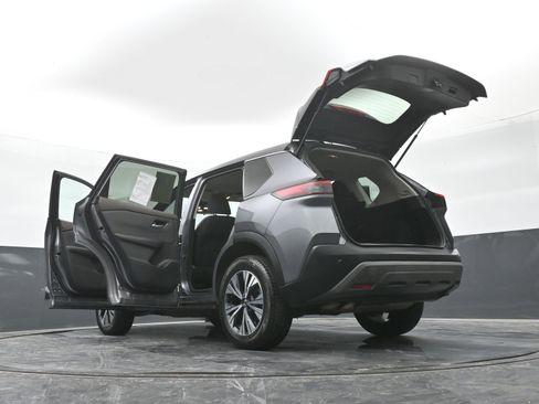 Used 2021 Nissan Rogue SV image 50