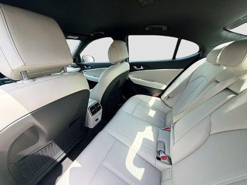 Used 2025 Genesis G70 2.5T RWD image 24