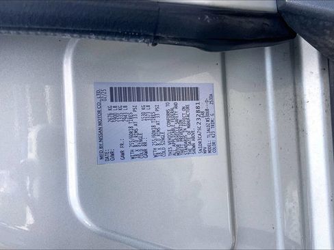 Used 2025 Nissan Pathfinder SL FWD image 14