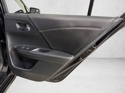 Used 2017 Honda Accord Touring image 18