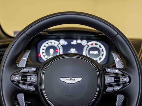 Used 2024 Aston Martin DBX 707 image 10