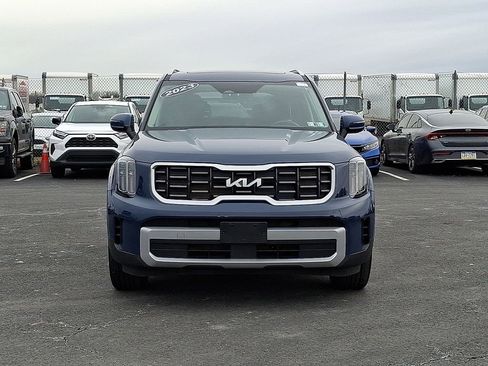 Certified 2023 Kia Telluride S w/ S Sunroof Package image 2