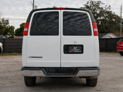 Used 2018 Chevrolet Express 3500 LT w/ LT Preferred Equipment Group image 10