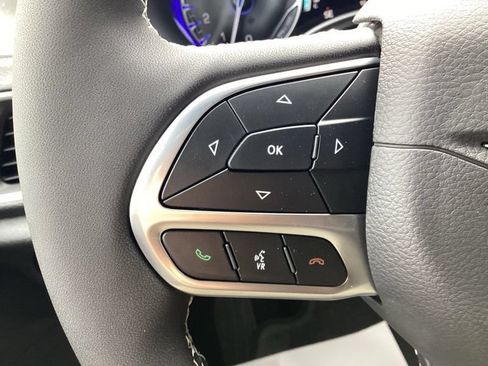 New 2027 Chrysler Pacifica Select FWD image 27