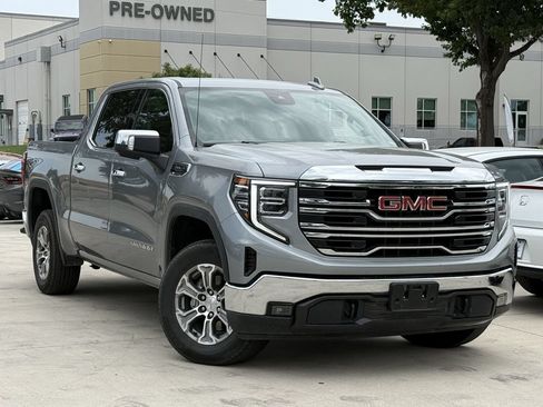 Used 2025 GMC Sierra 1500 SLT AWD/4WD image 2