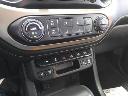 Used 2020 GMC Canyon Denali image 19